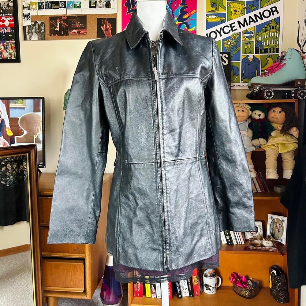 Women's Black Leather Zip-Front Jacket with Tailored Waist